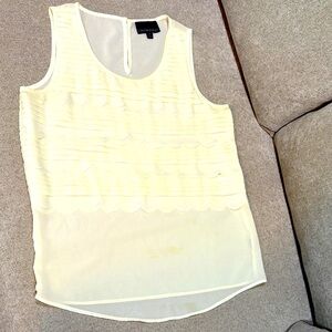 Romeo & Juliet Couture Cream Sleeveless Blouse